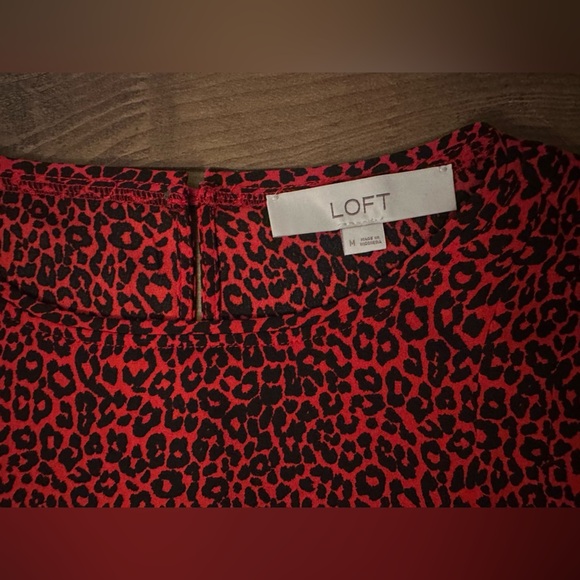 🖤 LOFT Red & Black Leopard Print Blouse – Size M - Picture 6 of 8